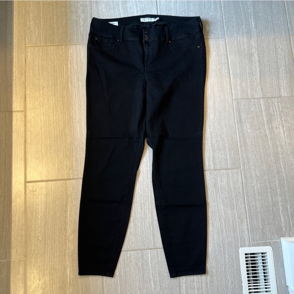 Torrid Extra Tall Black Jeggings - Picture 1 of 7